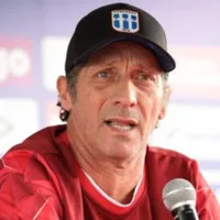 Pedro Troglio se queja del calendário de Olimpia
