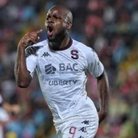 Javon East está molesto con Saprissa.