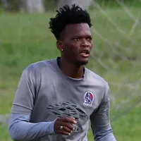 Olimpia contrata a un defensor