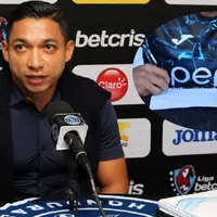 Emilio Izaguirre rompe el silencio tras el error en la presentación de los fichajes