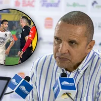 Con solo 5 palabras: Erick Lonnis le marcó la cancha a Mariano Torres por su expulsión ante Herediano en la Recopa