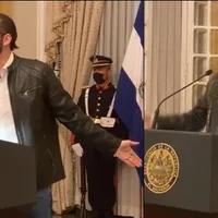 Bukele explota: "Quemaban un bus con gente adentro y ahí no había dictadura"