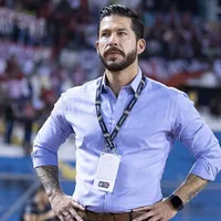 Benjamín Mora: el DT de Atlas que fue récord en Malasia y se juega su continuidad ante Olimpia