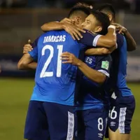 La selección de El Salvador sumará a dos jugadores colombianos en el 2022