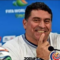 Luis Fernando Suárez no despeja la posibilidad de tener naturalizados en La Tricolor