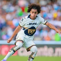 Pumas da reconocimiento a Adalberto Carrasquilla que celebran Thomas Christiansen y Panamá