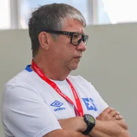 El Bolillo Gómez hace cambio obligatorio en la convocatoria de El Salvador