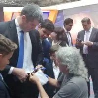 Conmovedor: Fernando Palomo le pidió el autógrafo a Mágico González