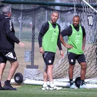 Gustavo Alfaro no quiere distracciones en Costa Rica. (Fedefútbol).