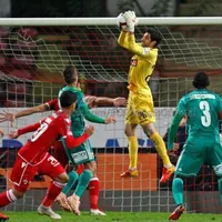 Penedo y Cooper siguen sin levantar en Bucarest