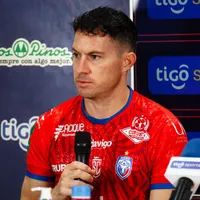 Bryan Oviedo enfurece a todos en Saprissa. (Foto: San Carlos)