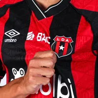 Se lo roba a Guimaraes: confirman quién es el fichaje que Jafet Soto le quitará a Alajuelense