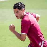 saprissa-warren madrigal-entrenando