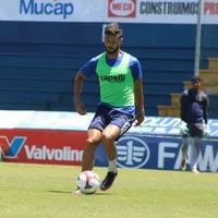Cartaginés prueba a un defensor hondureño pretendido por Pachuca
