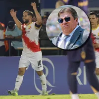 Piojo Herrera tiene que prestarle atención Elías Aguilar.