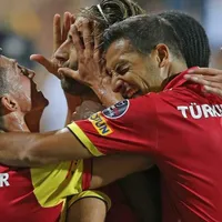 Celso Borges vuelve a regalar un partido magistral a Goztepe