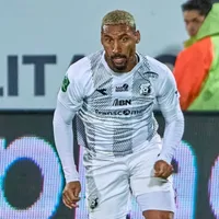 Marcel Hernández sumergido en otro problema.