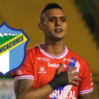 Jorge Aparicio con la camisola de Xelajú.