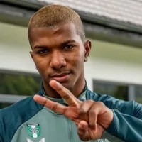 Problemas con la policía perjudican a Jeyland Mitchell en Feyenoord