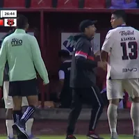 Frente a las cámaras: Alexis Gamboa genera indignación en México por su gesto tras ser expulsado con Alajuelense