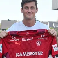 Nicholas Hagen firma con su nuevo club en Europa