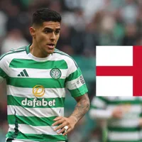 Luis Palma con la camiseta del Celtic de Escocia.