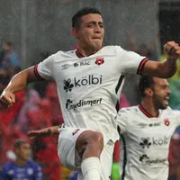 "Nunca me soltó la mano": Daniel Chacón sigue en Alajuelense y le agradeció a la persona que lo respaldó en su peor momento