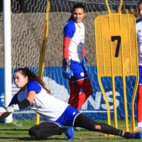 Portera de la Sele femenina hace reclamo a la Fedefut