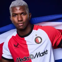 Después de años: el inesperado cambio que llega con Jeyland Mitchell al Feyenoord