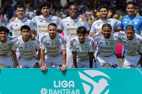 No lo quieren: Los aficionados de Comunicaciones señalan al culpable de la derrota contra Aurora