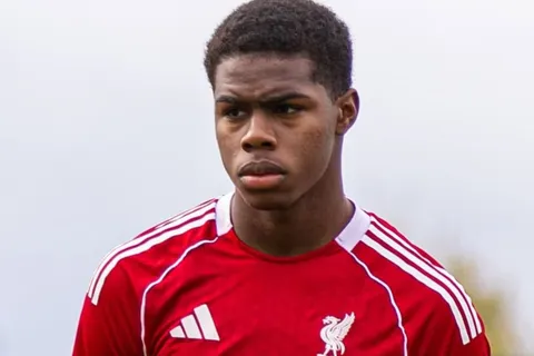 La noticia que el hondureño Keyrol Figueroa no esperaba en el Liverpool
