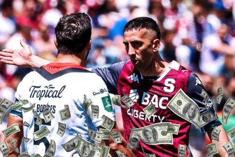 Celso Borges y Mariano Torres. (Foto: Concacaf)