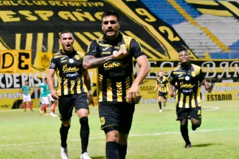 Ramiro Rocca confirma su fama goleadora en Honduras