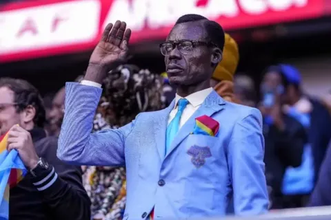 Mundial 2026: quién es Lumumba Vea, el hincha de Congo que no se mueve durante los partidos