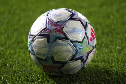 PSG, Barcelona y Aston Villa comparten seis puntos y +7, pero ocupan los tres primeros puestos