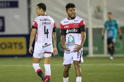 Johan Venegas habló sobre la presión de la afición de Alajuelense