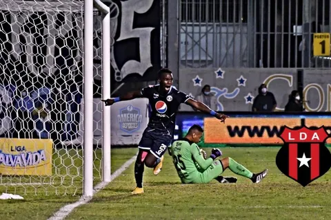 La Liga Deportiva Alajuelense ficharía a Rubilio Castillo
