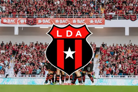 alajuelense-aficion en estadio nacional