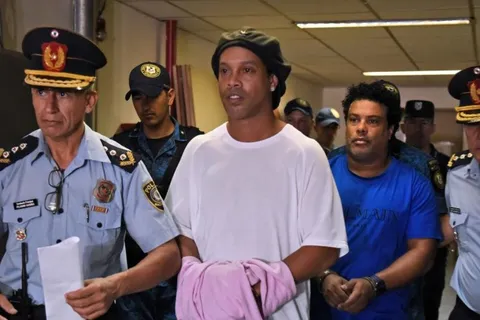 Justicia de Paraguay sospecha que Ronaldinho visitó el país por cuestiones ligadas a juegos ilegales
