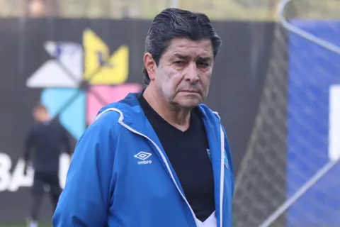 Luis Fernando Tena toma decisión que mete miedo en Costa Rica