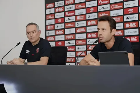 Javier Santamaría inquieta a la afición de Alajuelense hasta en sus horas más felices