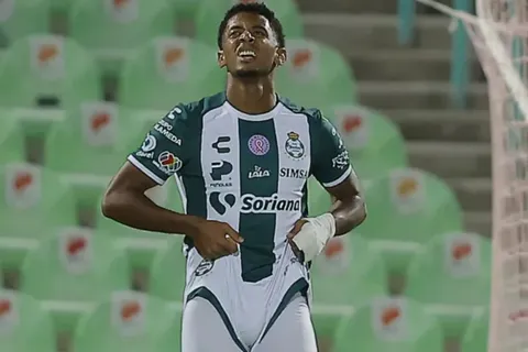 Ya es oficial: Santos Laguna confirma la noticia que cambia todo para el regreso de Choco Lozano