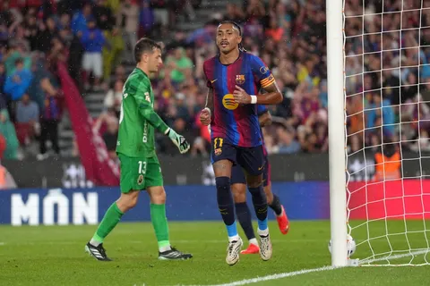 Raphinha marcó 14 goles en sus primeros ocho partidos oficiales de la temporada