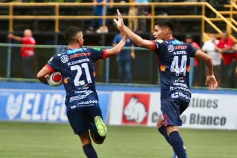 San Carlos no se da por vencido y busca la clasificación a semifinales ante FIFA