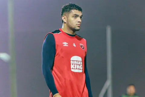 Inquebrantable: Guillermo Villalobos muestra su herida de guerra y conmueve a los fanáticos de Alajuelense como él