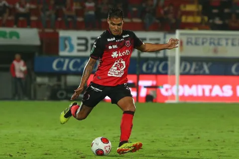 Alajuelense anuncia otra baja a pocos días del inicio del torneo