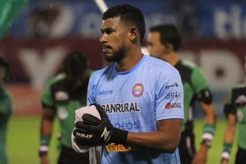 José Calderón todavía tiene opciones de continuar en Xelajú de Guatemala