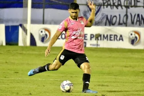 José Pinto se despide del futbol de Paraguay