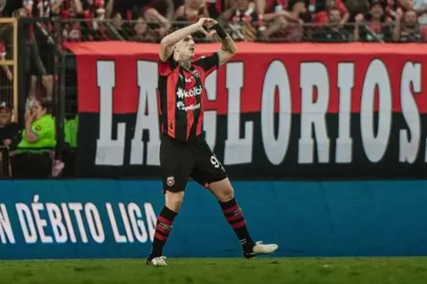 No solo lo quieren en Alajuelense: Canhoto pone a la Concacaf a sus pies