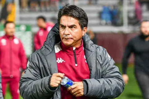 Otro problema para Vladimir Quesada: la noticia que golpea a Saprissa en el momento menos oportuno